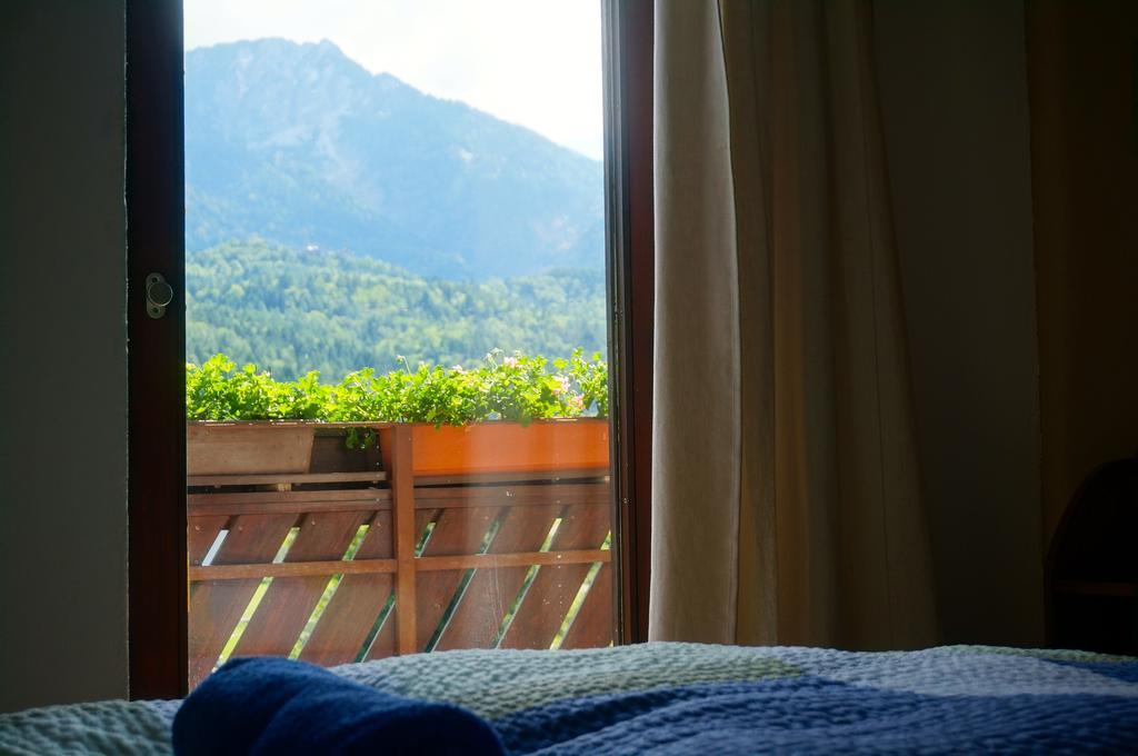 Bed and Breakfast Haus Peter à Latschach ober dem Faakersee Extérieur photo